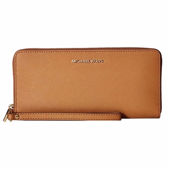 Michael Kors Handbags - Michael Kors Jet Set Continental Wristlet Wallet